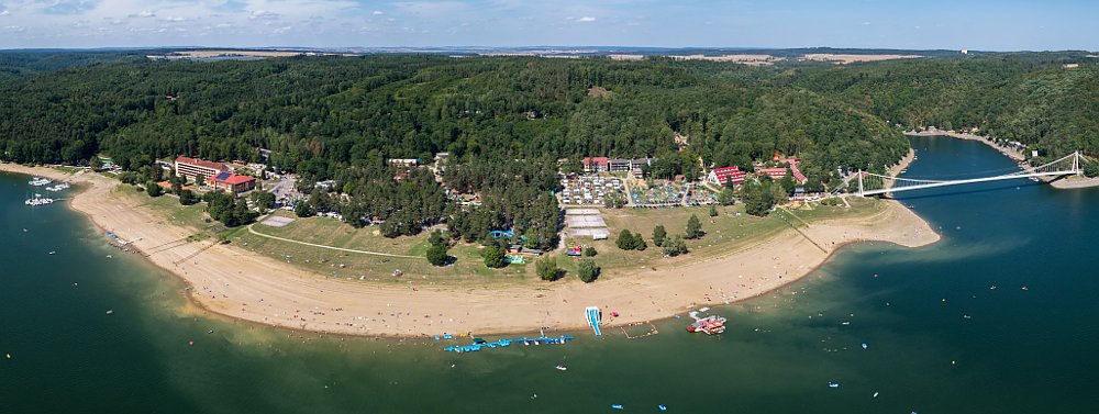 Panoramatický pohled na Vranovskou pláž